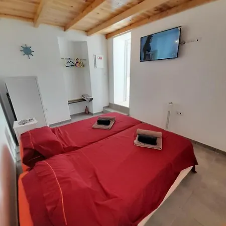 Δωμάτια σε οικογενειακή κατοικία Ibiza Independent Bedroom And Bathroom Αλμπουφέιρα