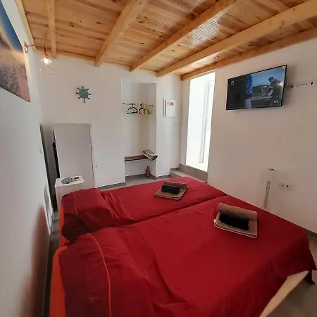 Ibiza Independent Bedroom And Bathroom Δωμάτια σε οικογενειακή κατοικία Αλμπουφέιρα